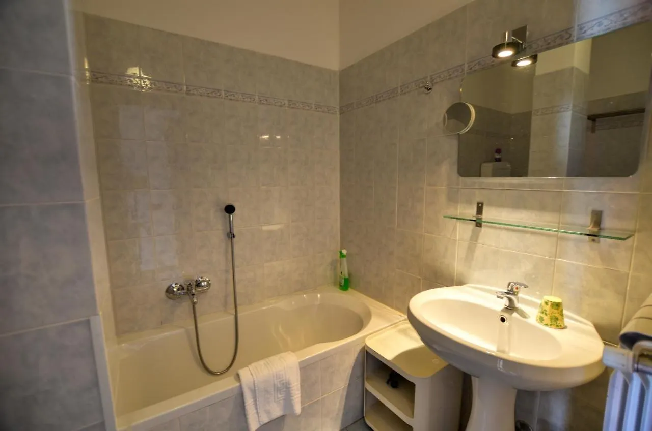 Lake View Apartment Golden Triangle Acquaseria 0*,