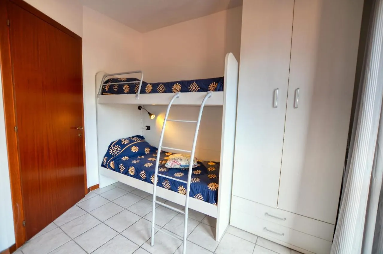 Lake View Apartment Golden Triangle Acquaseria